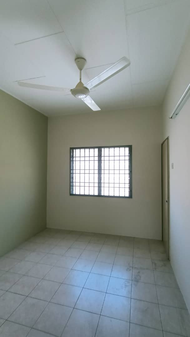 Rumah Teres 2 Tingkat Taman Seri Perkasa Lapangan 14