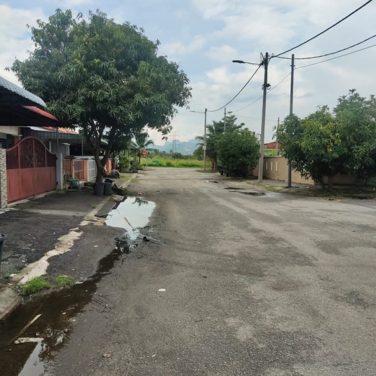Rumah Teres Taman Putra Bercham Ipoh 1 768x768