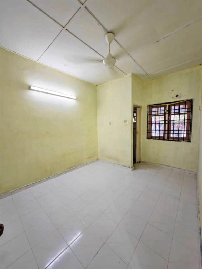 WhatsApp Image 2024 10 02 at 12358 PM 768x1024